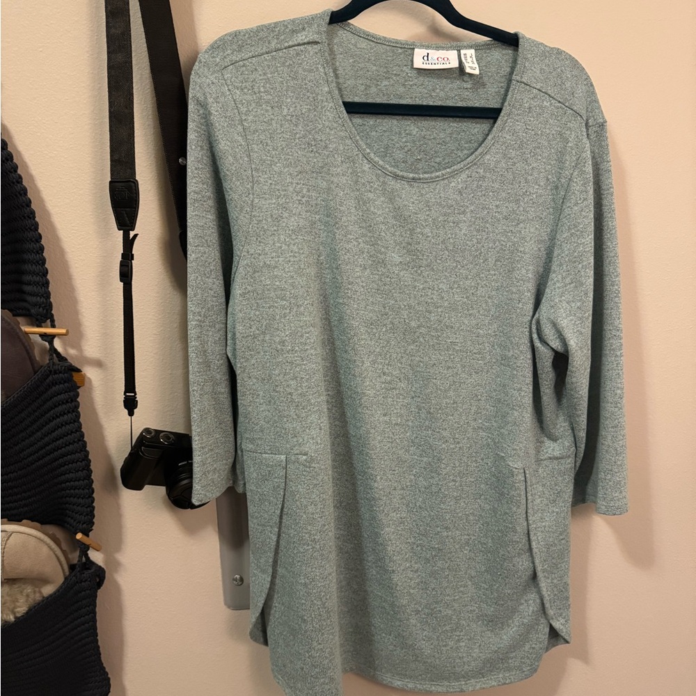 Green Long Sleeve Top